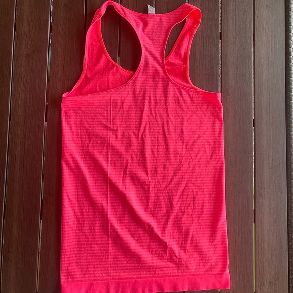 Under Armour tank - Picture 3 of 3